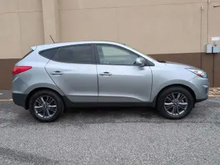 Hyundai TUCSON 2015 AWD GLS 4 SUV