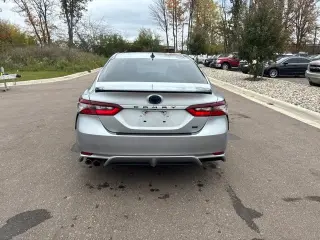 Toyota Camry Hybrid 2022 SE 4dr Sedán