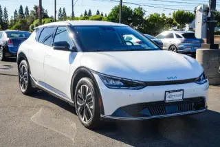 Kia EV6 2024 Wind crossover de 4 puertas