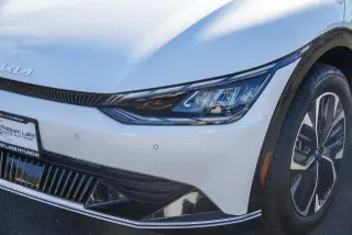 Kia EV6 2024 Wind crossover de 4 puertas