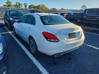 Mercedes-Benz Clase C 2018 C 300 4dr Sedán