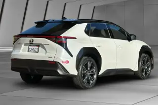 Toyota bZ4X 2023 AWD Limited 4dr Crossover