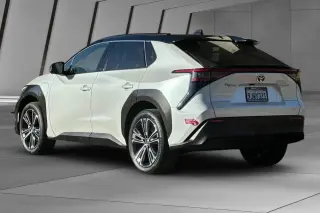 Toyota bZ4X 2023 AWD Limited 4dr Crossover