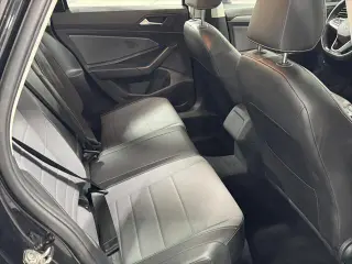 Volkswagen Jetta 2025 SE 4dr Sedán