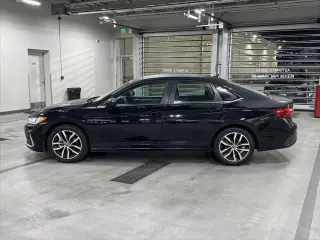 Volkswagen Jetta 2025 SE 4dr Sedán