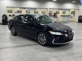 Volkswagen Jetta 2025 SE 4dr Sedán