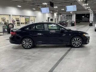 Volkswagen Jetta 2025 SE 4dr Sedán