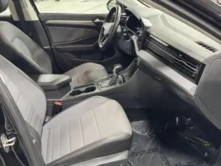 Volkswagen Jetta 2025 SE 4dr Sedán