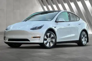 Tesla Model Y 2023 AWD Long Range crossover de 4 puertas