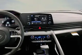 Hyundai ELANTRA 2026 SEL Sport Plus 4dr Sedán