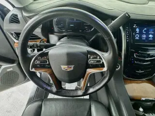 Cadillac Escalade ESV 2017 Premium Luxury 4dr SUV