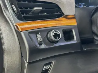Cadillac Escalade ESV 2017 Premium Luxury 4dr SUV