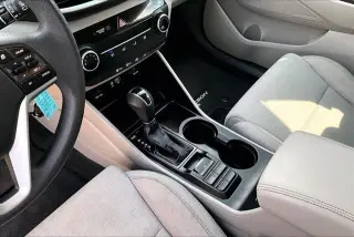 Hyundai TUCSON 2021 SE 4 SUV