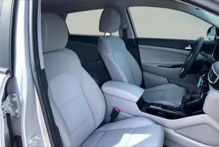 Hyundai TUCSON 2021 SE 4 SUV