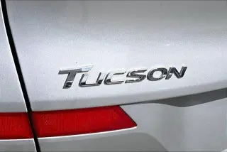 Hyundai TUCSON 2021 SE 4 SUV