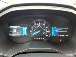 Ford Edge 2024 con tracción en las fouraz SEL de cuatro puertas SUV