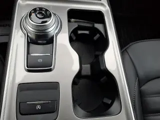 Ford Edge 2024 con tracción en las fouraz SEL de cuatro puertas SUV