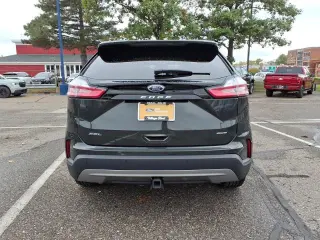 Ford Edge 2024 con tracción en las fouraz SEL de cuatro puertas SUV