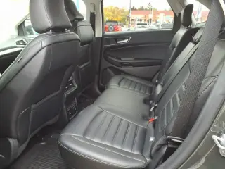 Ford Edge 2024 con tracción en las fouraz SEL de cuatro puertas SUV