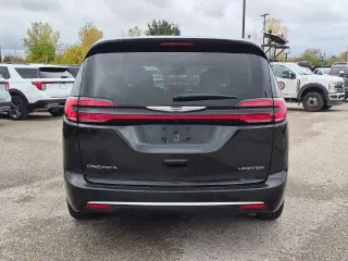 Chrysler Pacifica 2024 Limited 4dr Mini-Van