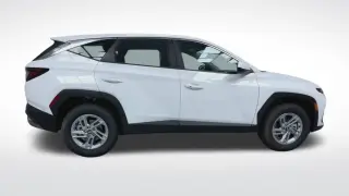 Hyundai TUCSON 2026 AWD SE 4dr SUV
