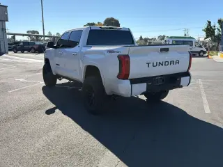 Toyota Tundra 2022 4x2 SR5 4dr CrewMax Cab Pickup SB