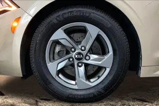Kia K5 2021 LXS 4dr Sedán
