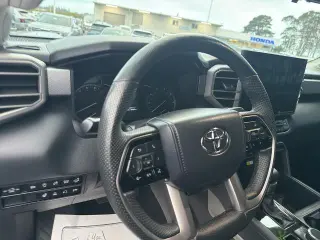 Toyota Tundra 2023 4x4 Limitado 4dr CrewMax Cab Pickup LB
