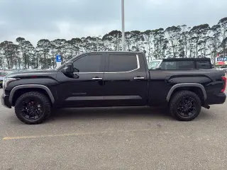 Toyota Tundra 2023 4x4 Limitado 4dr CrewMax Cab Pickup LB
