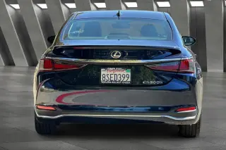 Lexus ES 300h 2020 Sedán de lujo 4 puertas