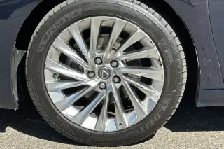 Lexus ES 300h 2020 Sedán de lujo 4 puertas