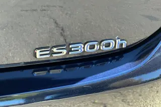 Lexus ES 300h 2020 Sedán de lujo 4 puertas