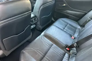 Lexus ES 300h 2020 Sedán de lujo 4 puertas