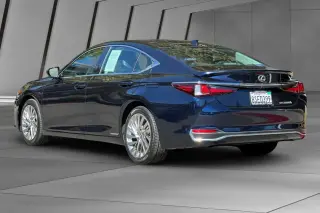 Lexus ES 300h 2020 Sedán de lujo 4 puertas