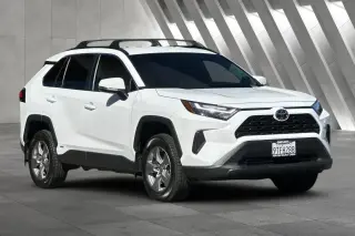 Toyota RAV4 Híbrido 2025 AWD XLE 4dr SUV