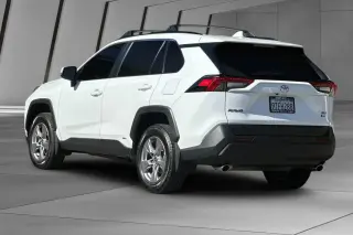 Toyota RAV4 Híbrido 2025 AWD XLE 4dr SUV