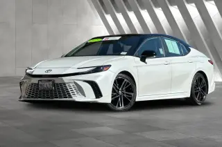 Toyota Camry 2025 SE 4dr Sedán