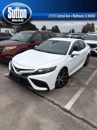 Toyota Camry 2022 SE Sedán 4 puertas