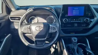 Toyota Highlander Hybrid 2023 XLE SUV de 4 puertas