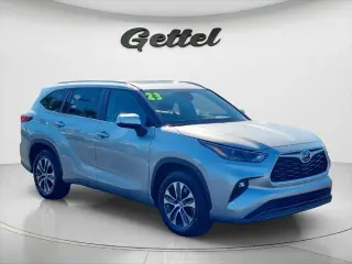 Toyota Highlander Hybrid 2023 XLE SUV de 4 puertas