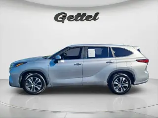 Toyota Highlander Hybrid 2023 XLE SUV de 4 puertas