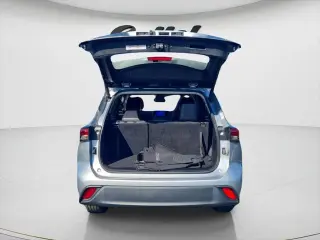 Toyota Highlander Hybrid 2023 XLE SUV de 4 puertas