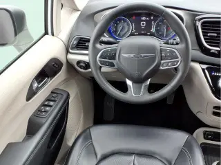 Chrysler Pacifica 2023 Touring L 4dr Mini-Van