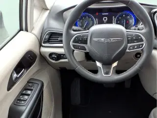 Chrysler Pacifica 2023 Touring L 4dr Mini-Van