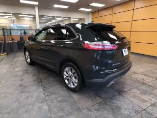 Ford Edge 2023 AWD Titanium 4dr Crossover