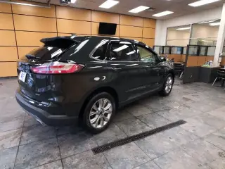 Ford Edge 2023 AWD Titanium 4dr Crossover