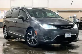 Chrysler Pacifica 2018 Limited 4dr Mini-Van