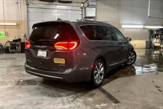 Chrysler Pacifica 2018 Limited 4dr Mini-Van