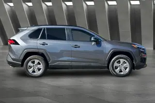 Toyota RAV4 2023 AWD XLE 4dr SUV