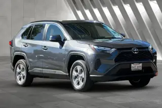 Toyota RAV4 2023 AWD XLE 4dr SUV